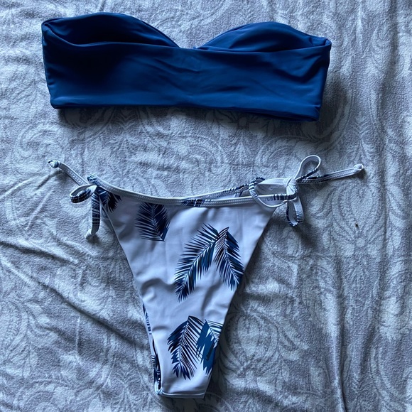 Bikini - Picture 2 of 4